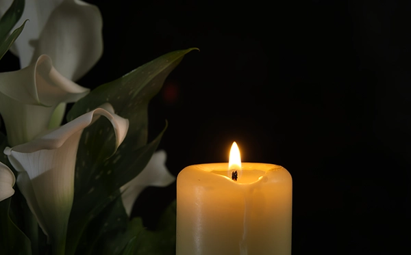 HR professional supporting employee through bereavement leave process