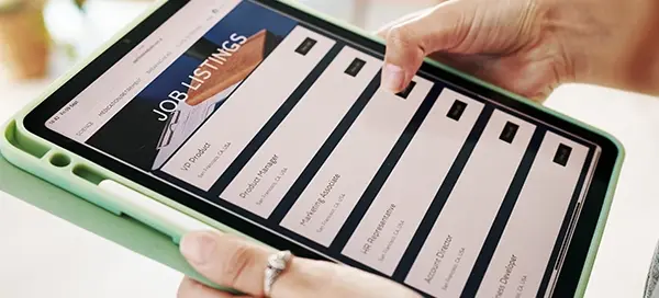 HR manager using leave management software to plan employee annual leave